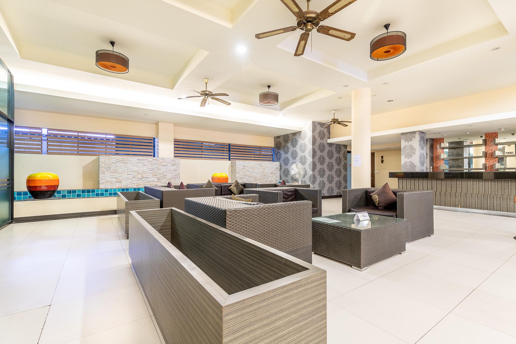 Eastiny Place Hotel Pattaya Exterior photo