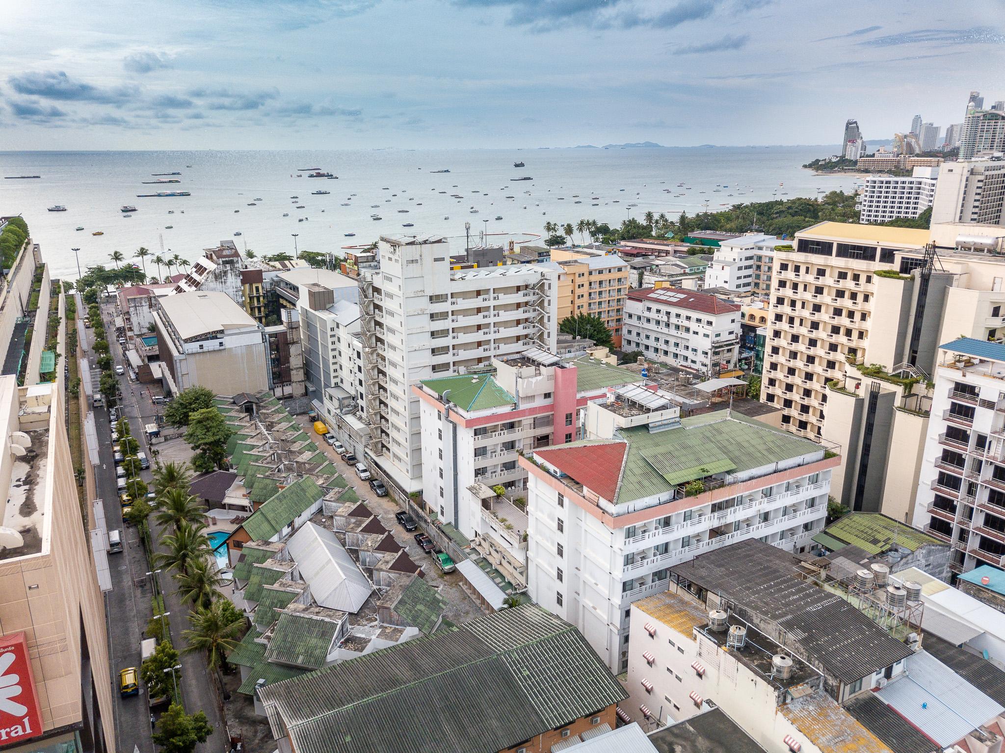 Eastiny Place Hotel Pattaya Exterior photo